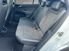 VW ID.4 Pro 210 kW Business in Gletscherweiß Metallic Dach schwarz