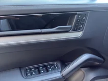 Porsche Cayenne E-Hybrid in weiss - metallic
