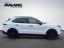 Porsche Cayenne E-Hybrid in weiss - metallic