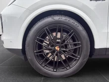 Porsche Cayenne E-Hybrid in weiss - metallic