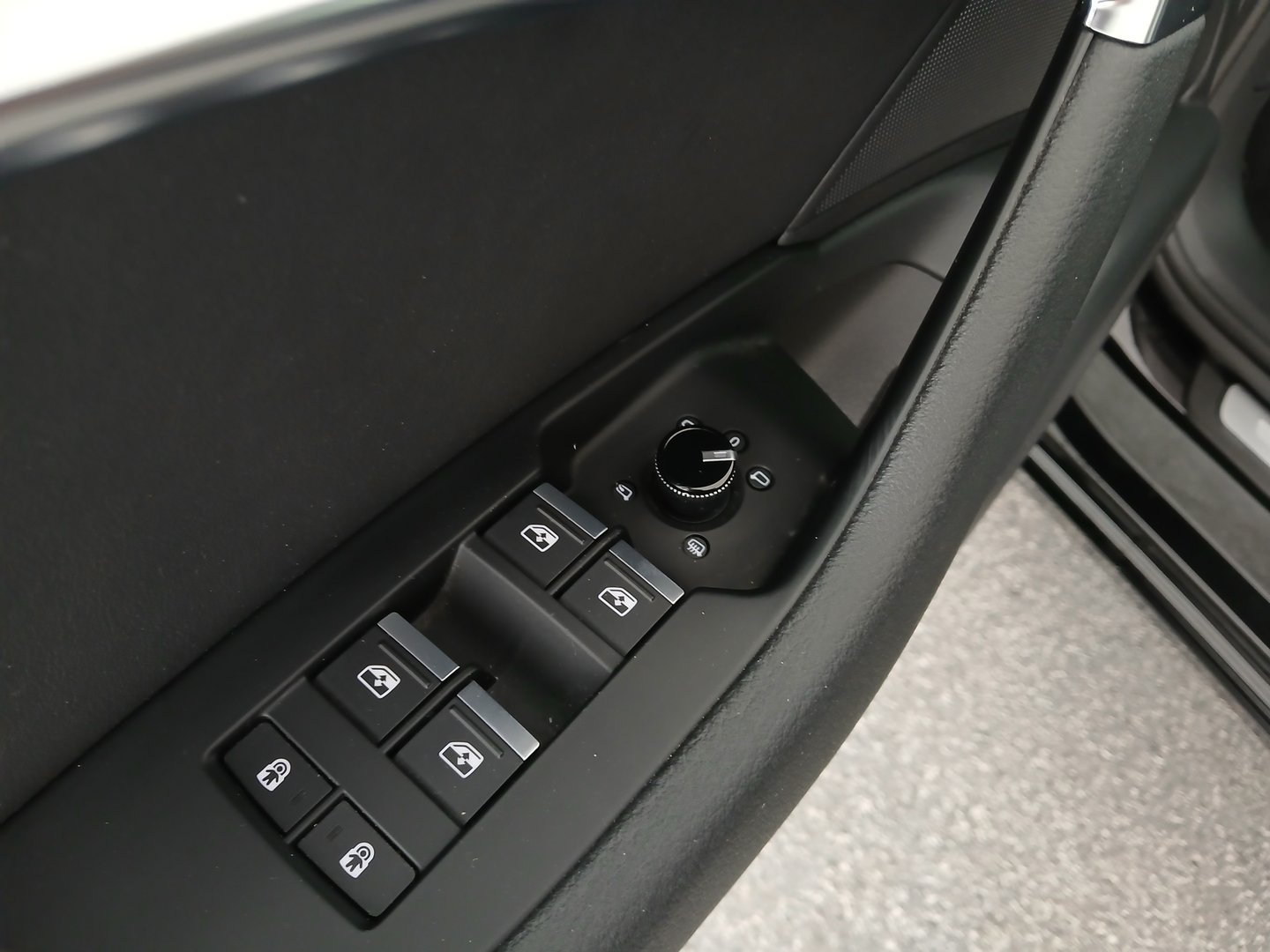 Audi A6 Avant 35 TDI Sport | Bild 11 von 37