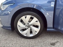 VW Golf Variant Business TSI in Anemonenblau Metallic