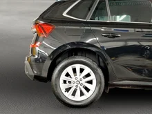 Škoda Kamiq Selection TSI DSG in Black-Magic Perleffekt