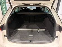 Škoda Octavia Combi 4x4 Ambition TDI DSG in Alaska-Weiß