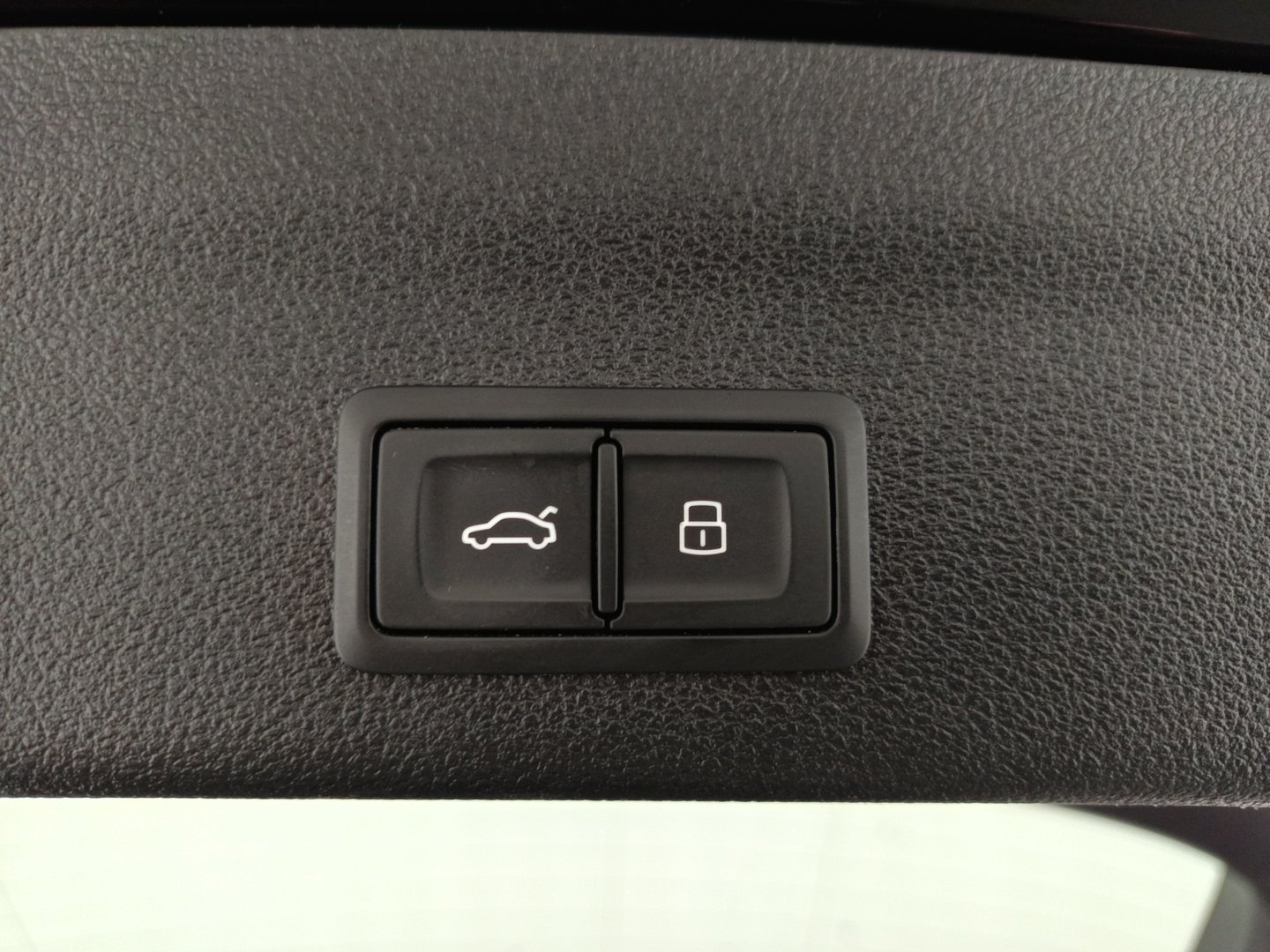 Audi A6 Avant 35 TDI Sport | Bild 32 von 37