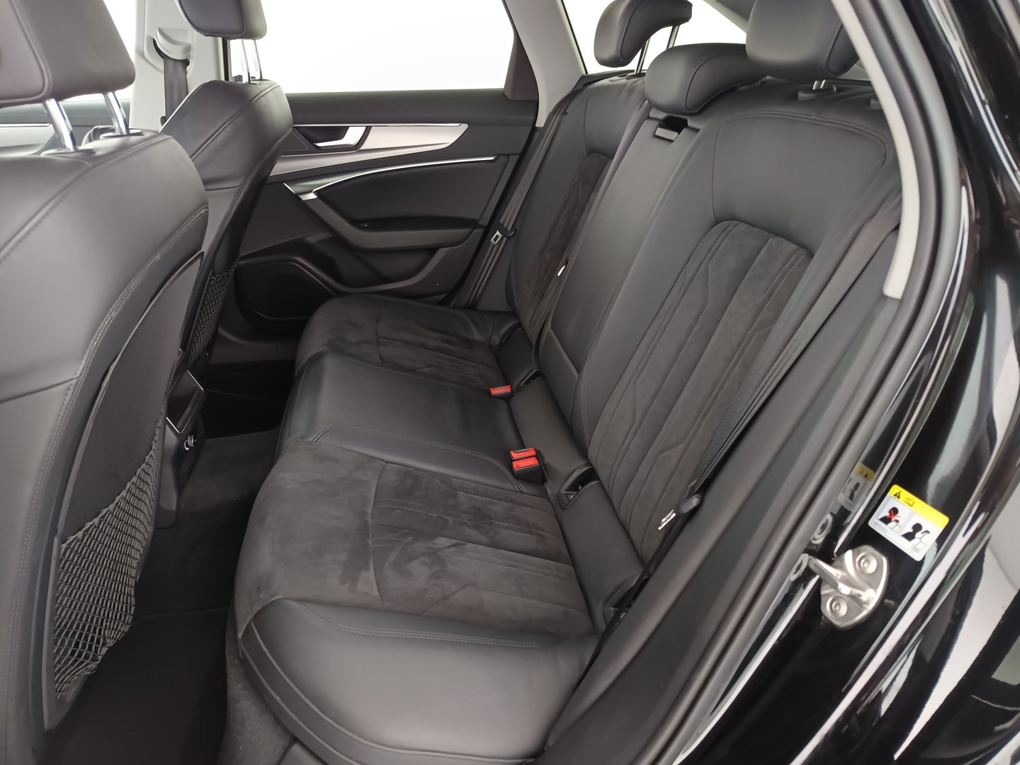 Audi A6 Avant 35 TDI Sport | Bild 30 von 37