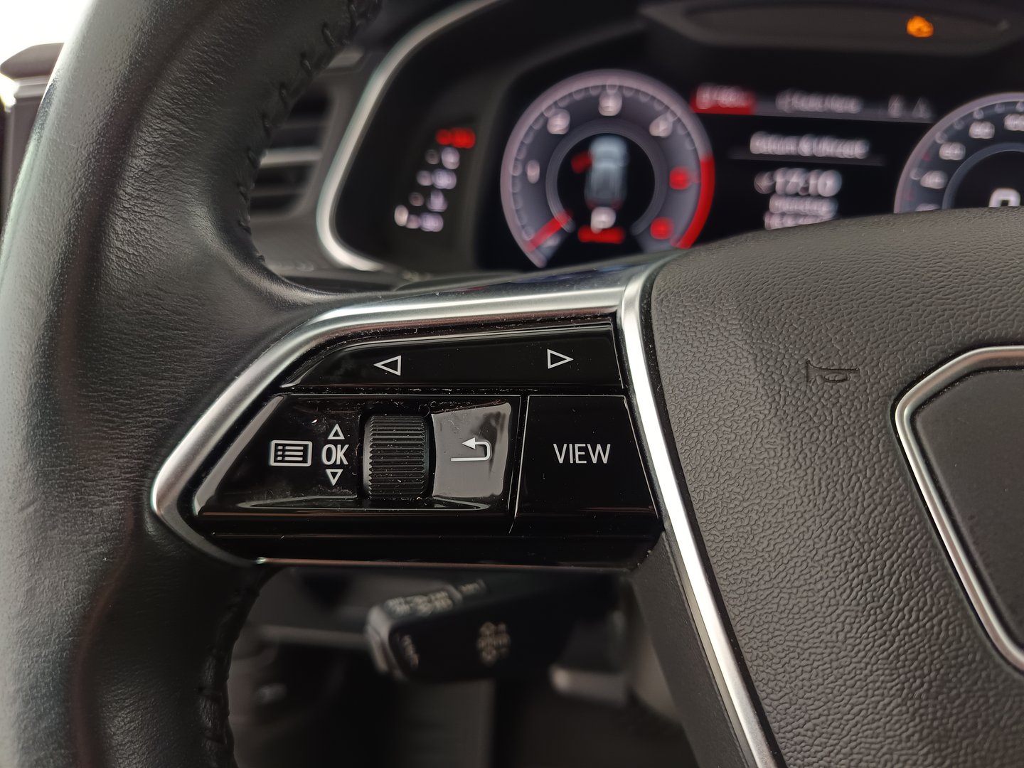 Audi A6 Avant 35 TDI Sport | Bild 17 von 37