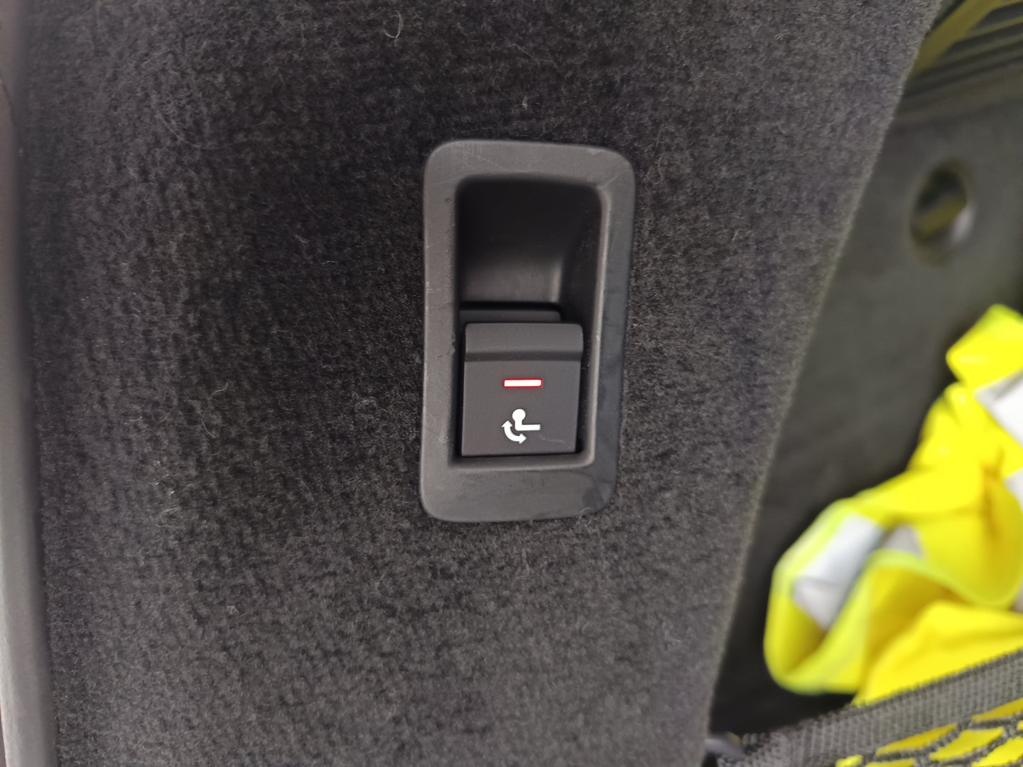 Audi A6 Avant 35 TDI Sport | Bild 33 von 37