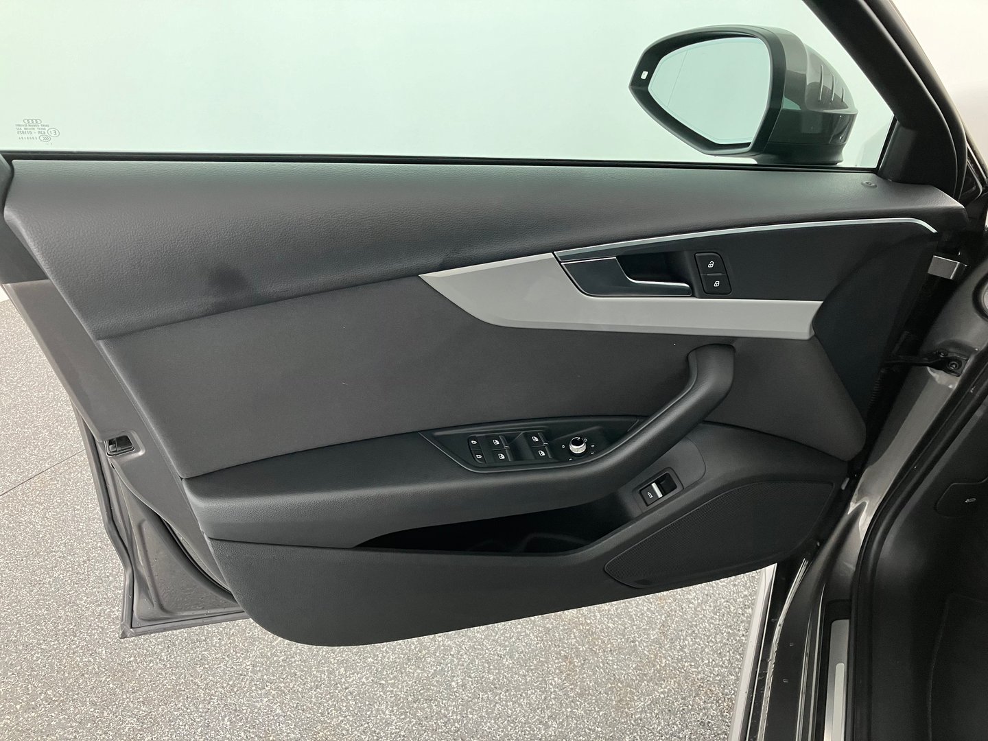 Audi A4 Avant 45 TFSI quattro advanced | Bild 3 von 18