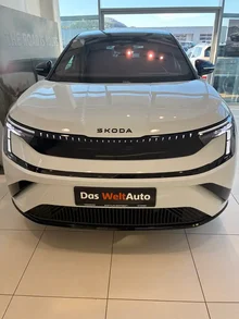 Škoda Peaq Sportline 90x in Moon-Weiß Metallic