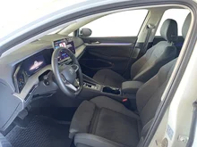 VW Golf Variant Business TDI DSG in Pure White