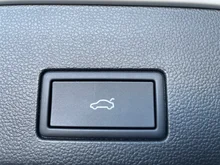 VW Golf Variant Business TDI DSG in Pure White