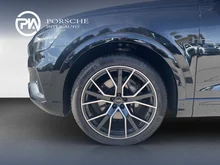 Audi Q8 50 TDI quattro in mythosschwarz metallic