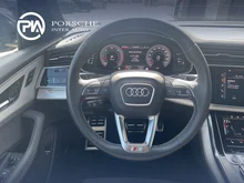 Audi Q8 50 TDI quattro in mythosschwarz metallic