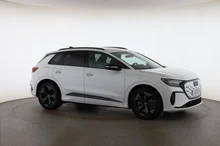 Audi Q4 e-tron quattro in Gletscherweiss metallic
