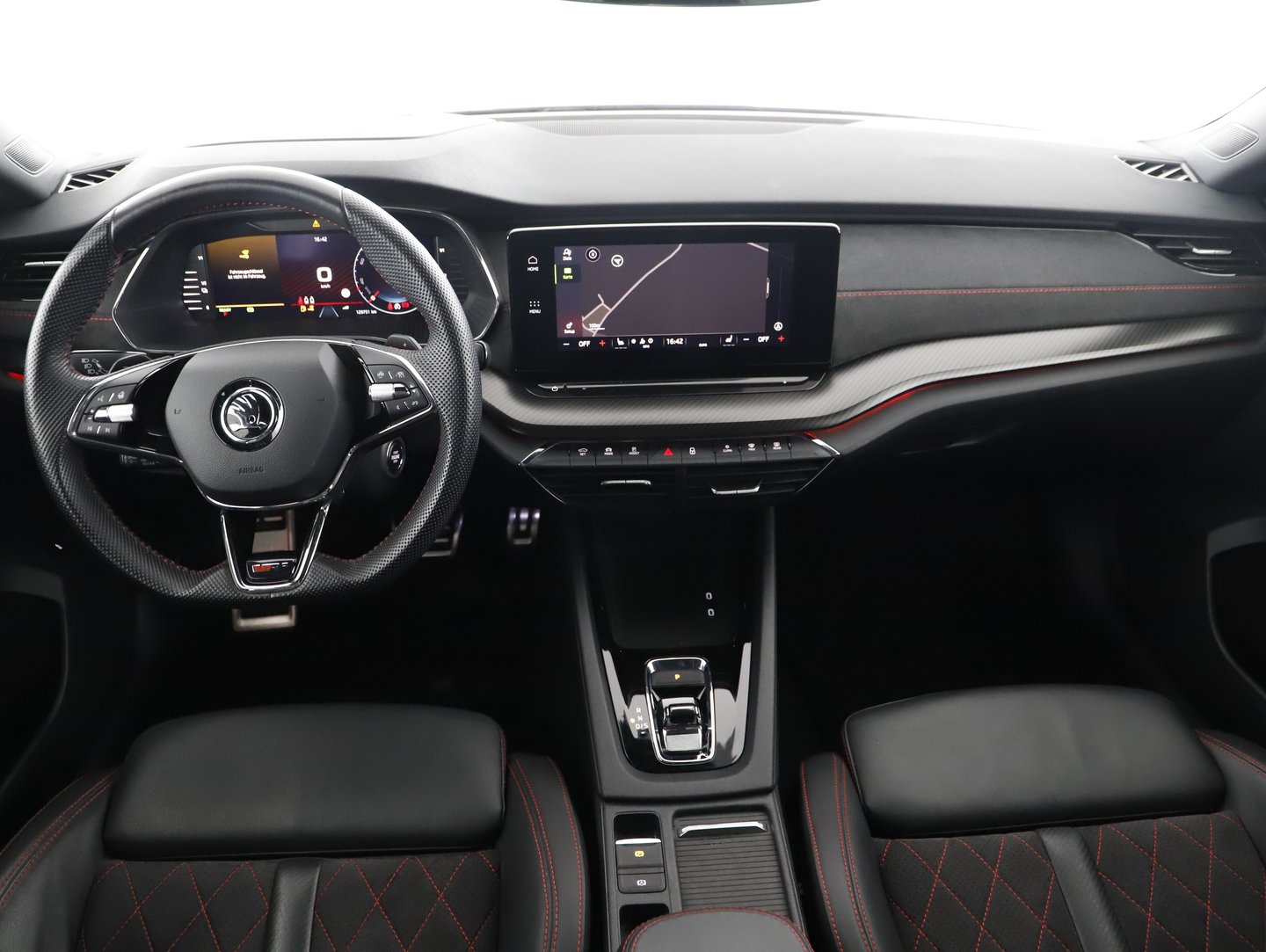Škoda OCTAVIA Combi RS iV 245 DSG | Bild 6 von 16