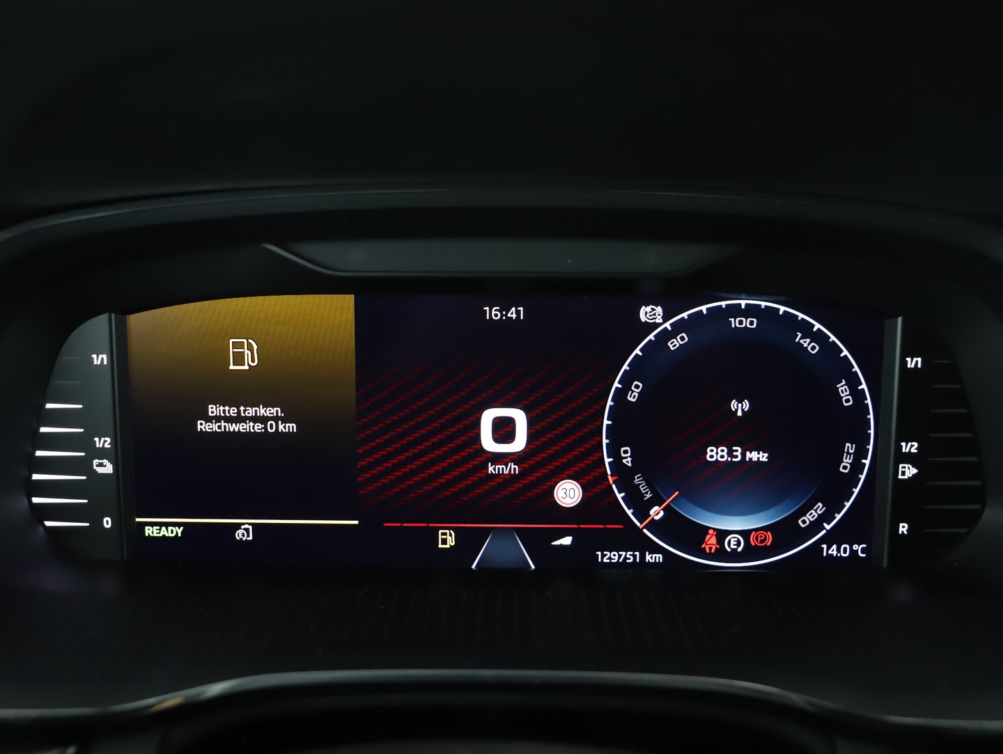 Škoda OCTAVIA Combi RS iV 245 DSG | Bild 7 von 16