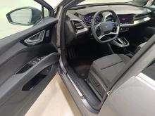 Audi Q4 e-tron 45 e-tron quattro business in Taifungrau metallic
