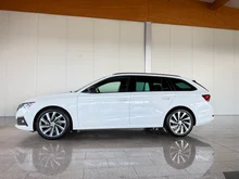 Škoda Octavia Combi Premium TSI in 2Y Moon-Weiss Metallic