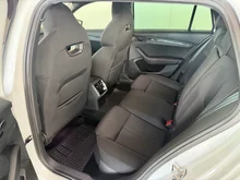 Škoda Octavia Combi Premium TSI in 2Y Moon-Weiss Metallic