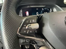 Škoda Octavia Combi Premium TSI in 2Y Moon-Weiss Metallic