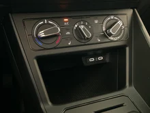 VW Polo 4Me in Deep Black Perleffekt