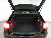 Audi Q2 1.0 TFSI Sport in A2 Brillantschwarz