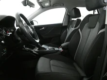 Audi Q2 1.0 TFSI Sport in A2 Brillantschwarz