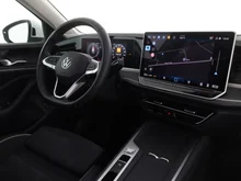 VW Passat Variant Business eHybrid 150kW in Pure White