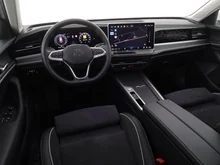 VW Passat Variant Business eHybrid 150kW in Pure White