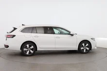 VW Passat Variant Business eHybrid 150kW in Pure White