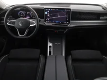 VW Passat Variant Business eHybrid 150kW in Pure White