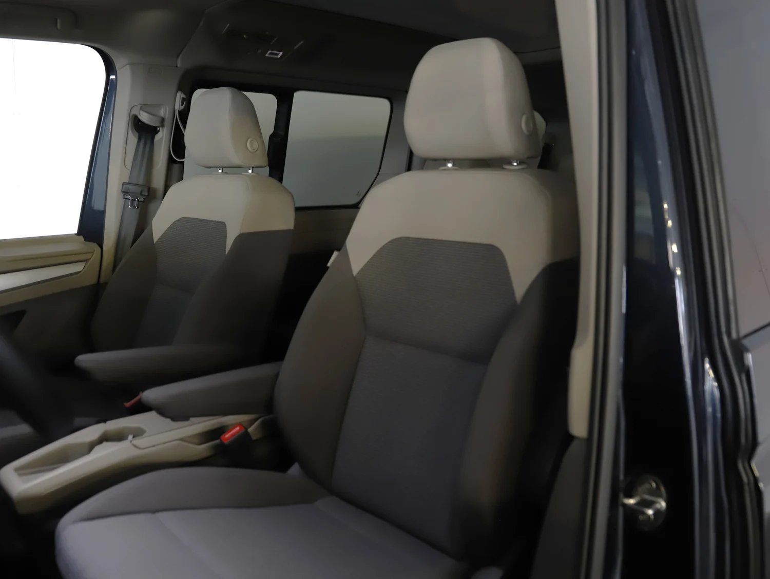 Bild eines VW Multivan Business ÜH TDI