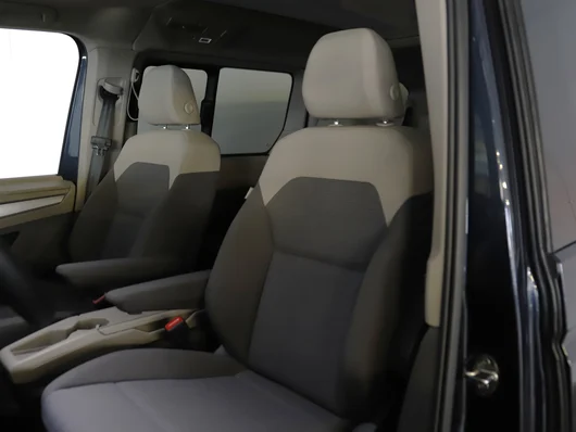 Bild eines VW Multivan Business ÜH TDI