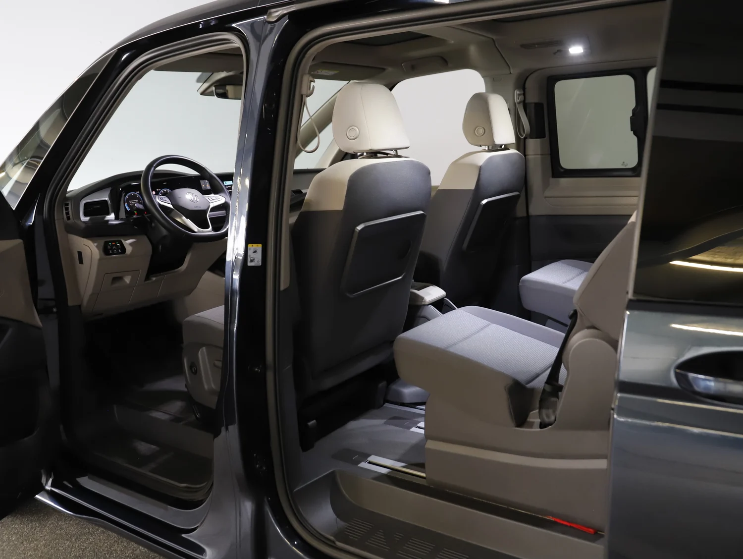 Bild eines VW Multivan Business ÜH TDI