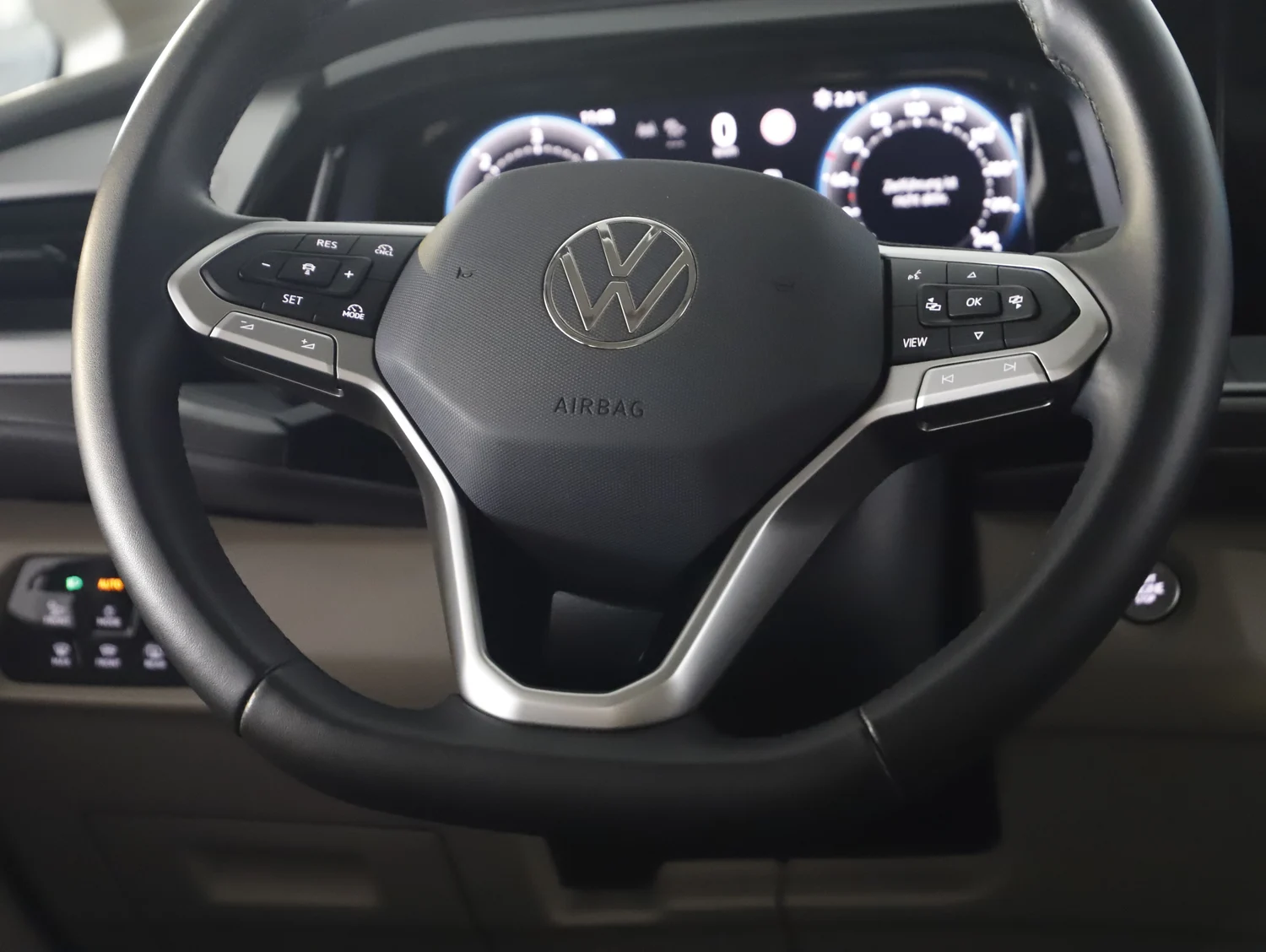 Bild eines VW Multivan Business ÜH TDI