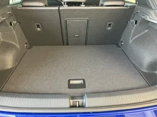 VW T-Roc R-Line TDI DSG in Lapiz Blue Metallic Dach Black Uni