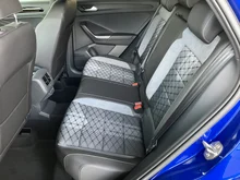 VW T-Roc R-Line TDI DSG in Lapiz Blue Metallic Dach Black Uni