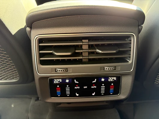Bild eines Audi Q7 50 TDI quattro S line