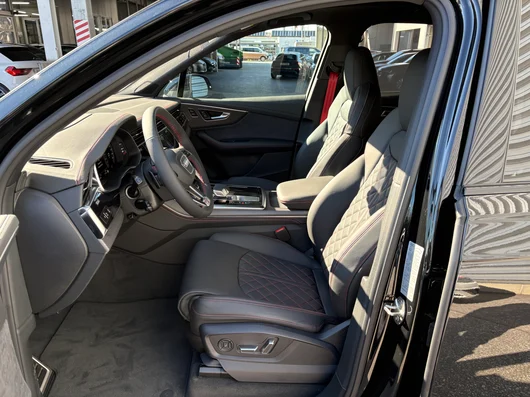 Bild eines Audi Q7 50 TDI quattro S line