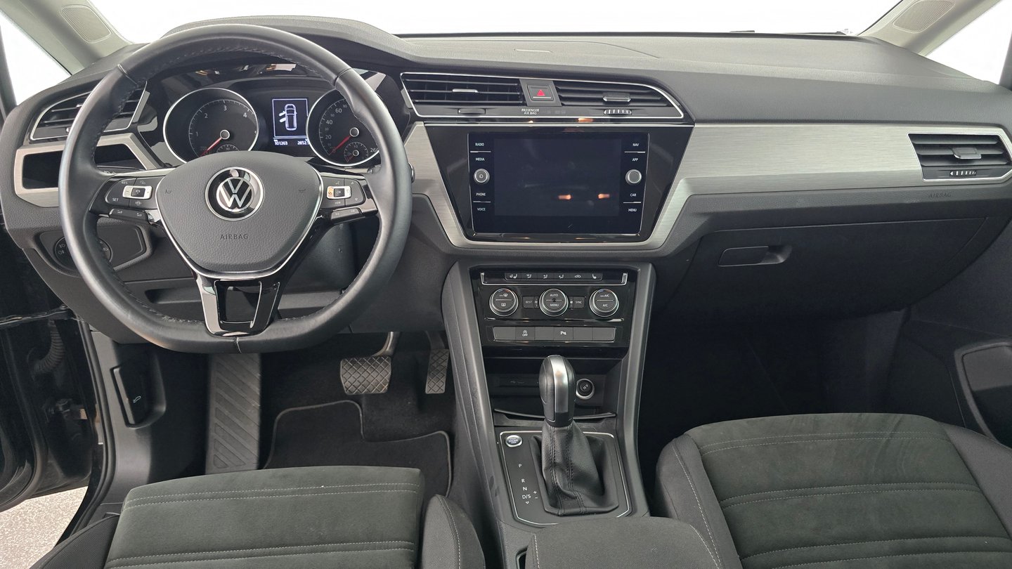 VW Touran TDI SCR DSG 5-Sitzer | Bild 13 von 25