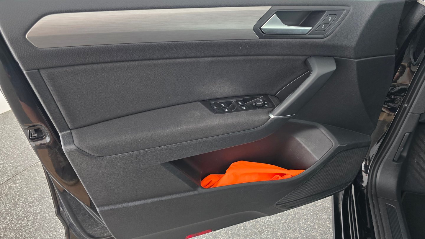 VW Touran TDI SCR DSG 5-Sitzer | Bild 10 von 25