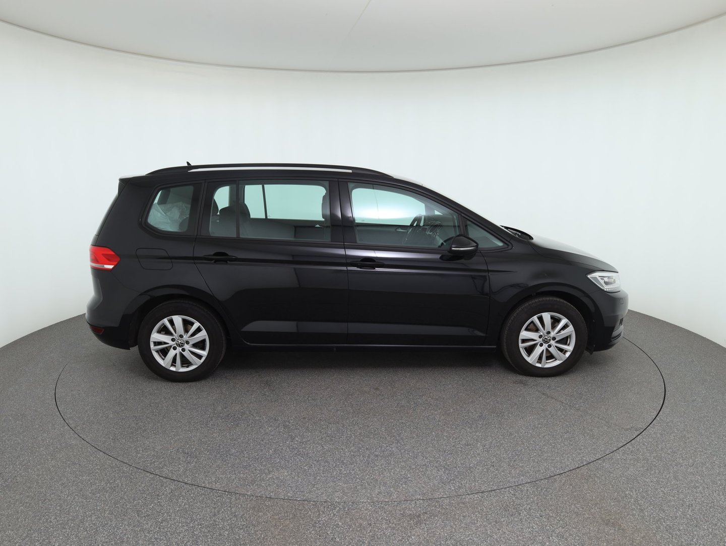 VW Touran TDI SCR DSG 5-Sitzer | Bild 4 von 25