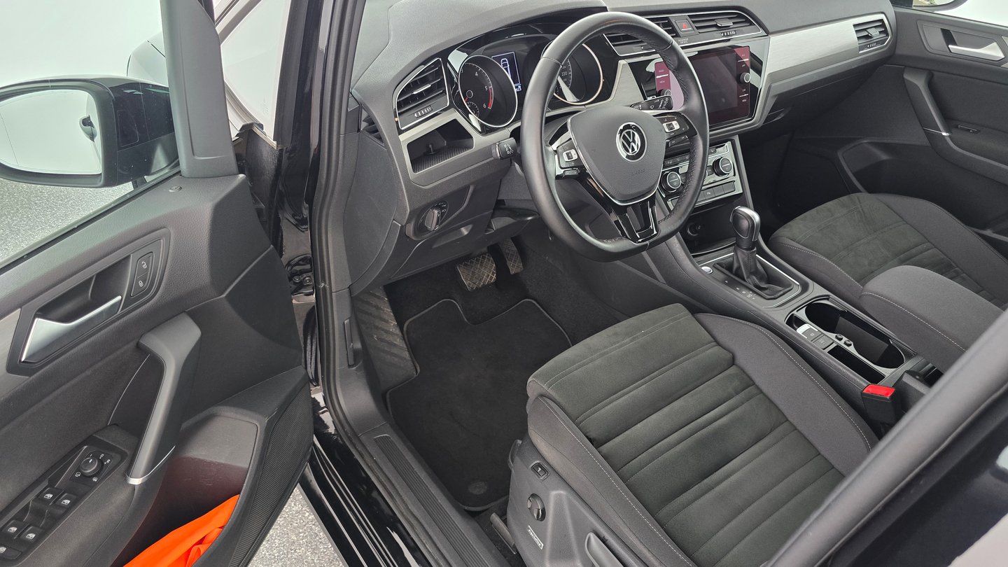 VW Touran TDI SCR DSG 5-Sitzer | Bild 12 von 25