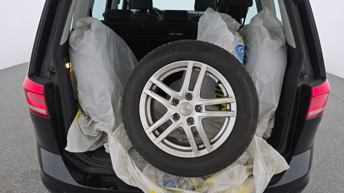 VW Touran TDI SCR DSG 5-Sitzer | Bild 23 von 25