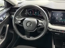 Škoda Octavia Combi Ambition TDI DSG in Alaska-Weiß