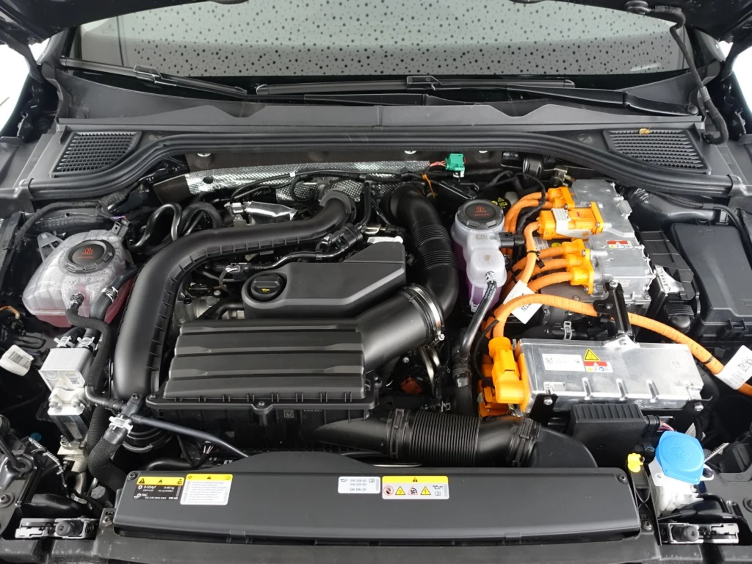 Bild eines VW Golf Rabbit eHybrid DSG 150 kW