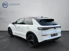 VW T-Roc R-Line eTSI DSG in Pure White Dach Black Uni