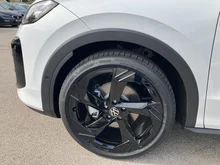 VW T-Roc R-Line eTSI DSG in Pure White Dach Black Uni