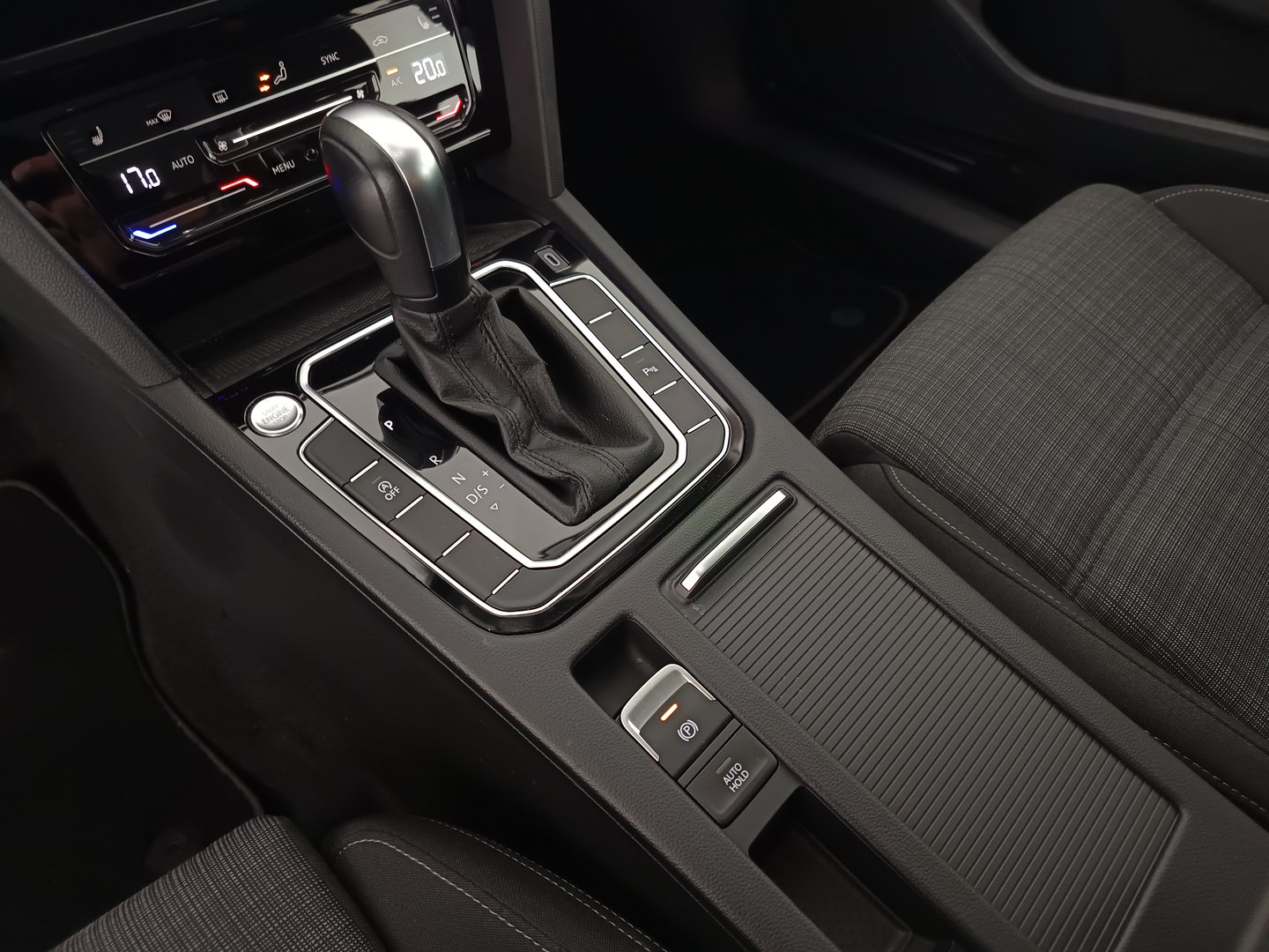 VW Passat Variant Business TDI DSG | Bild 27 von 34